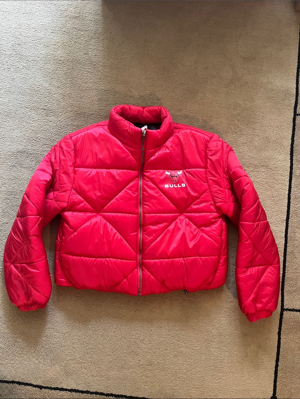 Chicago Bulls Red Cropped Puffer Jacket for Women size XL